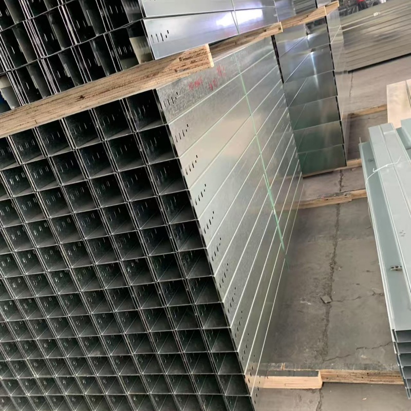 电缆桥架是现代建筑和工业设施中不可或缺的电缆管理系统